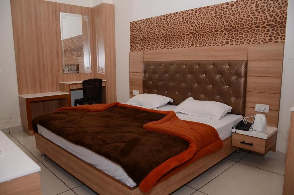 Hotel Robin Inn Amritsar Exterior photo