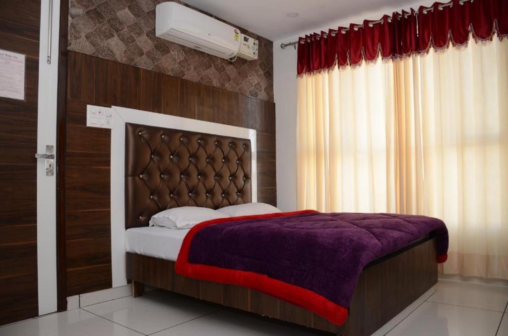 Hotel Robin Inn Amritsar Exterior photo