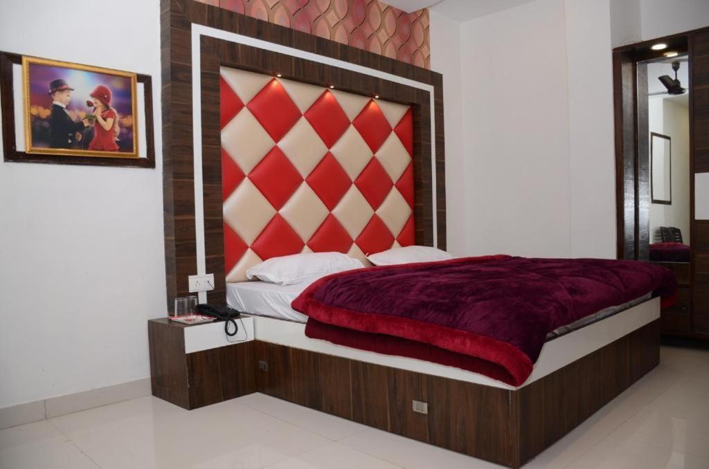 Hotel Robin Inn Amritsar Exterior photo