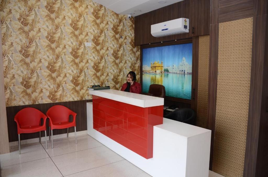 Hotel Robin Inn Amritsar Exterior photo