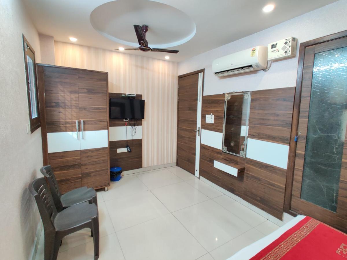 Hotel Robin Inn Amritsar Exterior photo