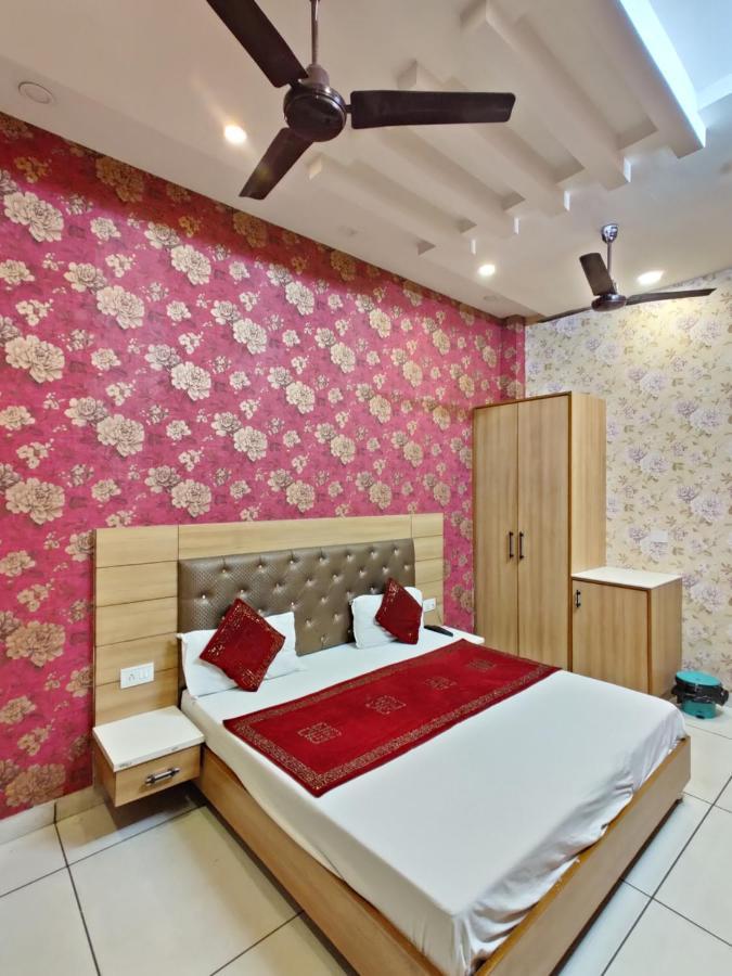 Hotel Robin Inn Amritsar Exterior photo