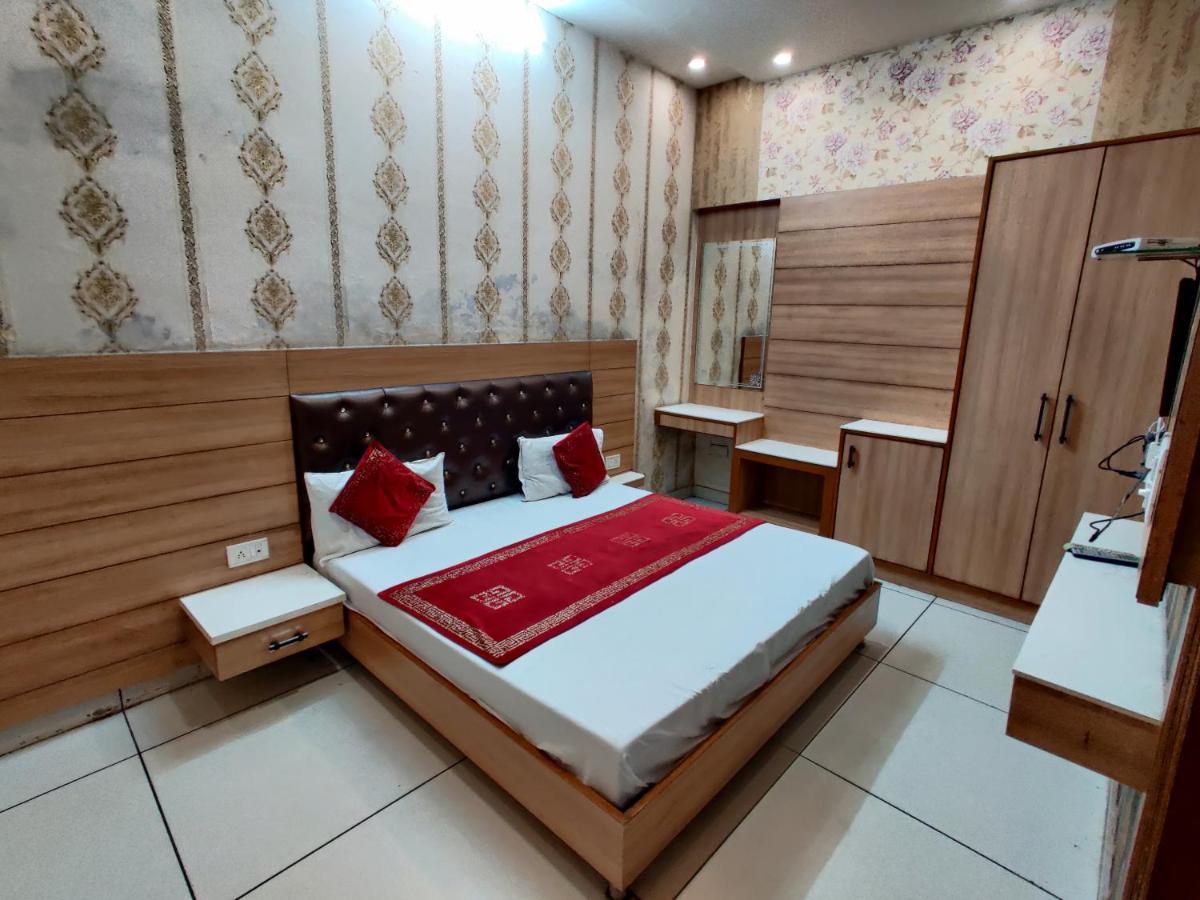 Hotel Robin Inn Amritsar Exterior photo