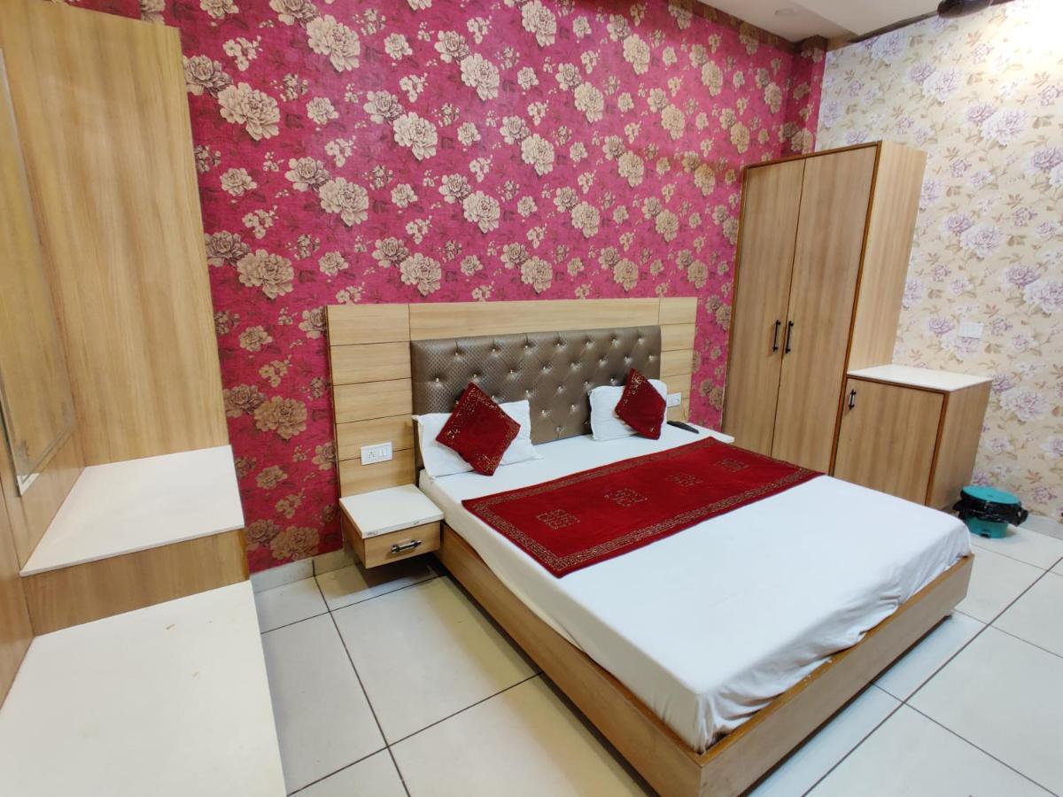 Hotel Robin Inn Amritsar Exterior photo