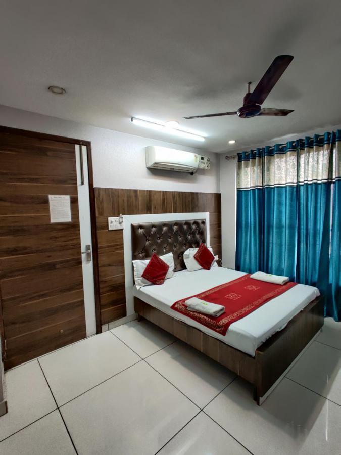 Hotel Robin Inn Amritsar Exterior photo