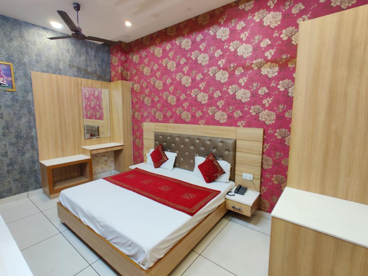 Hotel Robin Inn Amritsar Exterior photo