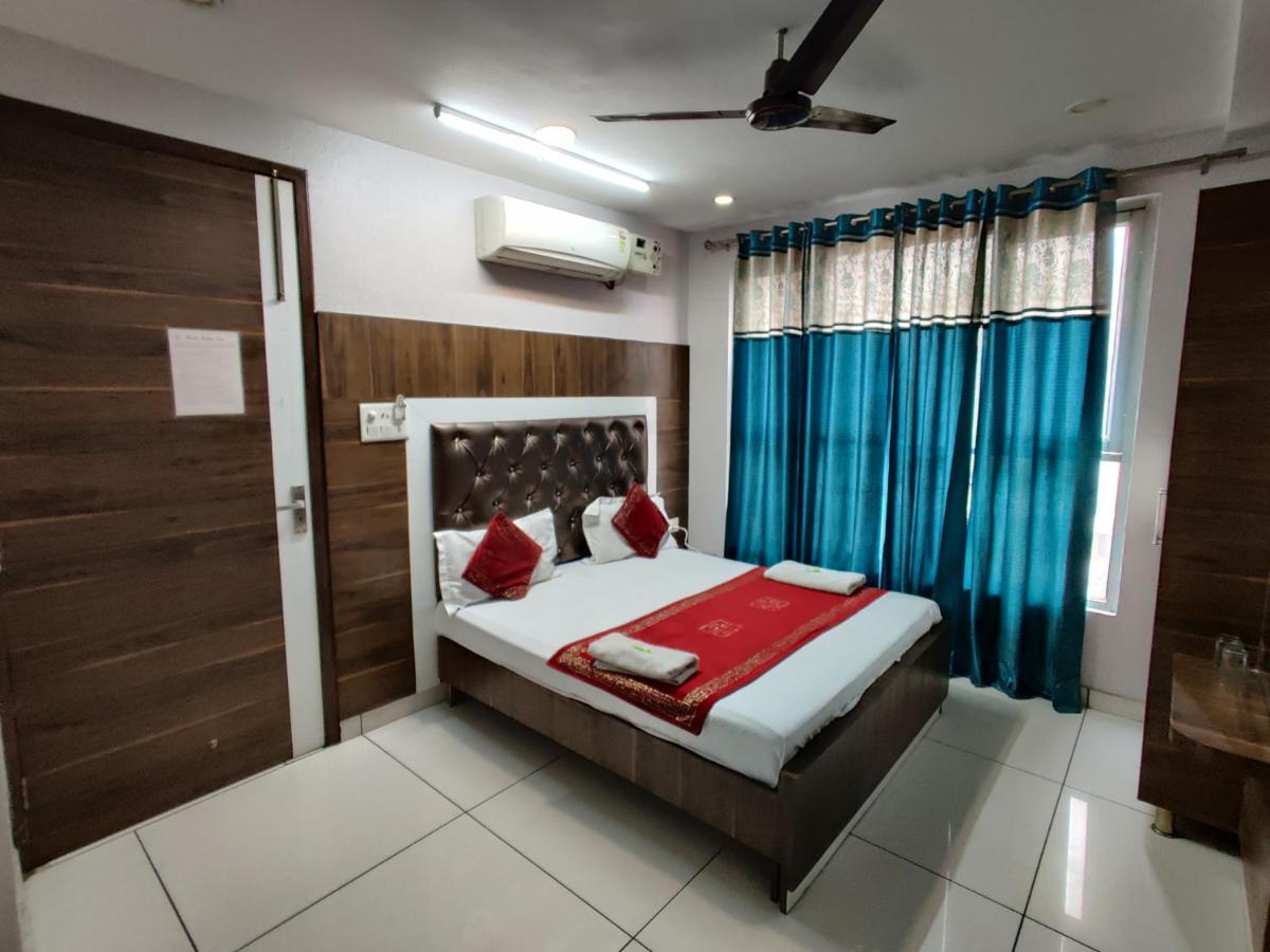 Hotel Robin Inn Amritsar Exterior photo