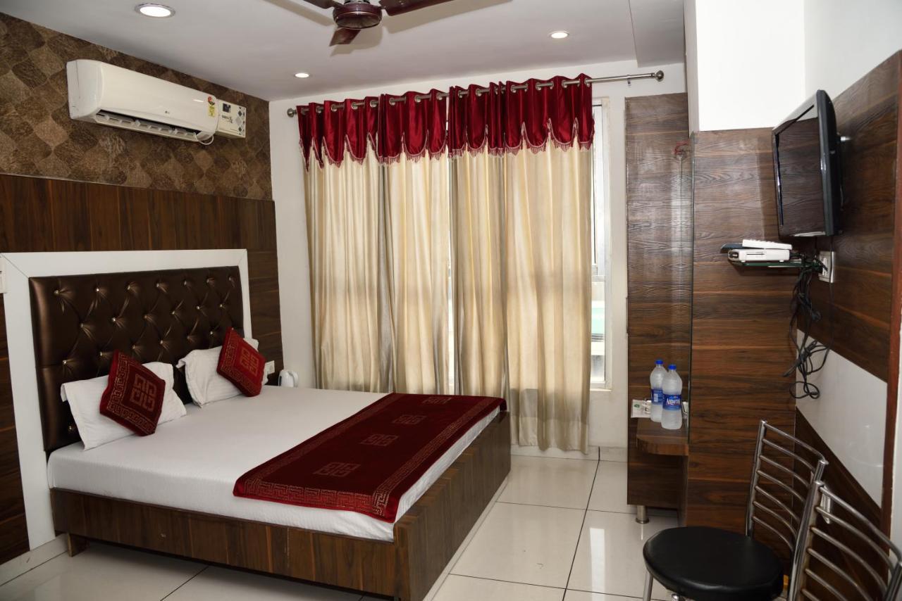 Hotel Robin Inn Amritsar Exterior photo