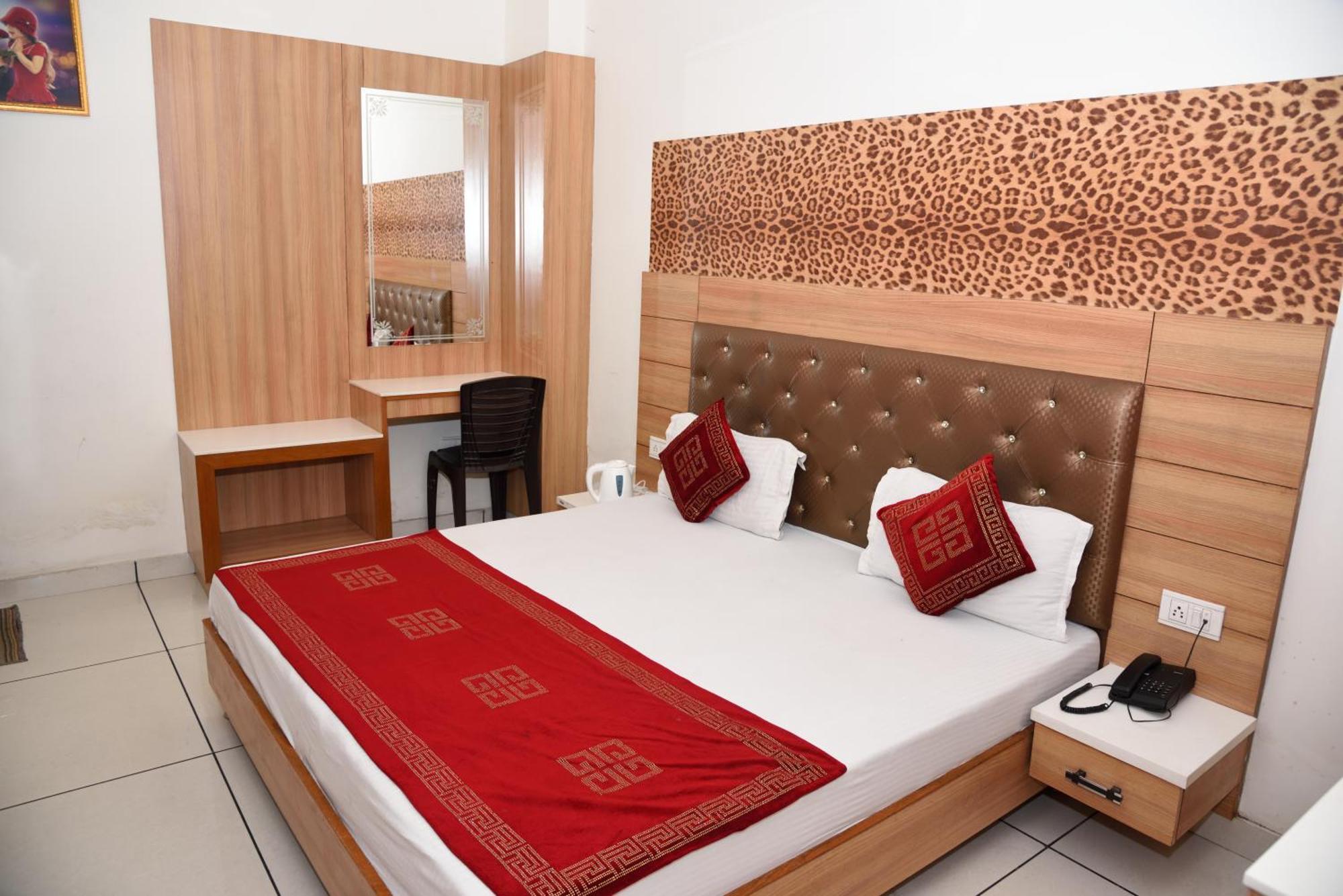 Hotel Robin Inn Amritsar Exterior photo