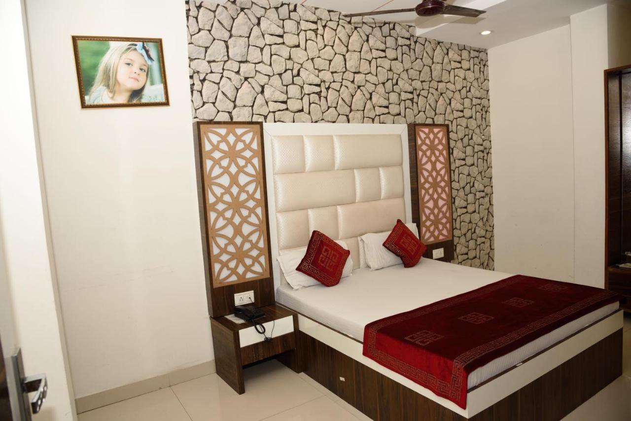 Hotel Robin Inn Amritsar Exterior photo