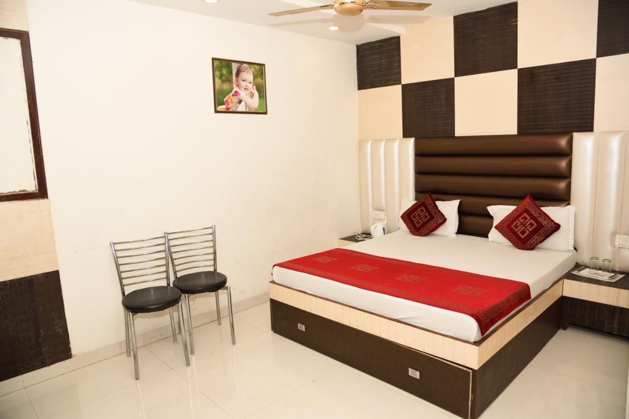 Hotel Robin Inn Amritsar Exterior photo